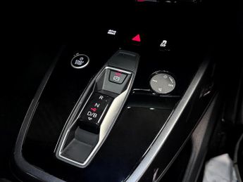 Audi Q4 e-tron 40 S line SUV 5dr Electric Auto 82kWh (204 ps)