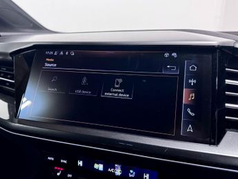 Audi Q4 e-tron 40 S line SUV 5dr Electric Auto 82kWh (204 ps)