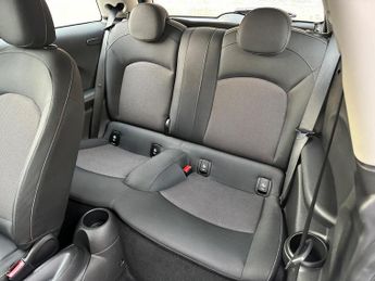 MINI Hatch 1.5 Cooper Auto Euro 6 (s/s) 3dr