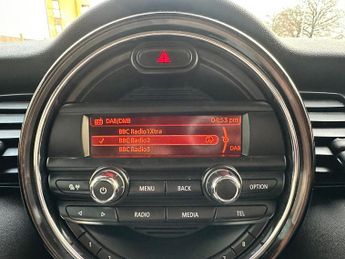 MINI Hatch 1.5 Cooper Auto Euro 6 (s/s) 3dr