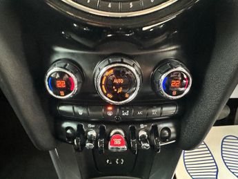 MINI Hatch 1.5 Cooper Auto Euro 6 (s/s) 3dr