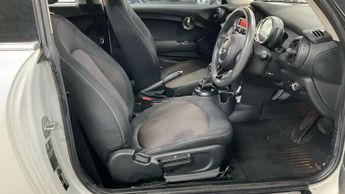 MINI Hatch 1.5 Cooper Auto Euro 6 (s/s) 3dr
