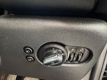 MINI Hatch 1.5 Cooper Auto Euro 6 (s/s) 3dr