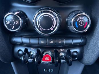 MINI Hatch 1.5 Cooper Auto Euro 6 (s/s) 3dr