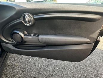 MINI Hatch 1.5 Cooper Auto Euro 6 (s/s) 3dr