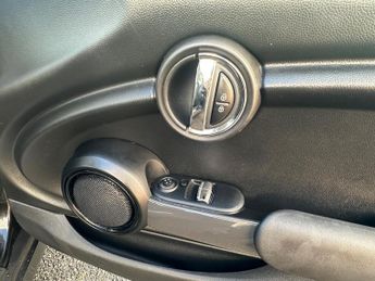 MINI Hatch 1.5 Cooper Auto Euro 6 (s/s) 3dr