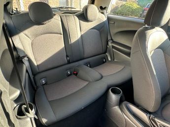 MINI Hatch 1.5 Cooper Auto Euro 6 (s/s) 3dr