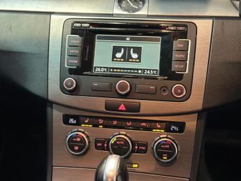 Volkswagen Passat 2.0 TDI BlueMotion Tech Executive Style DSG Euro 5 (s/s) 5dr