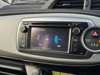 Toyota Yaris 1.5 VVT-h T4 CVT Euro 5 5dr