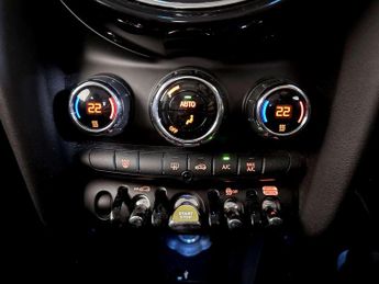 MINI Electric Hatch Cooper SE 32.6kWh Level 1 Hatchback 3dr Electric Auto (184 ps)