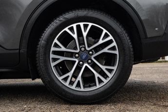 Ford Kuga 2.5 EcoBoost Duratec 14.4kWh Titanium First Edition CVT Euro 6 (