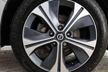 Nissan Leaf 40kWh Tekna Auto 5dr