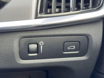 Volvo V90 2.0 D4 R-Design Auto Euro 6 (s/s) 5dr