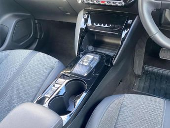 Peugeot E-2008 50kWh Allure Auto 5dr (7kW Charger)