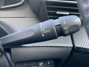 Peugeot E-2008 50kWh Allure Auto 5dr (7kW Charger)