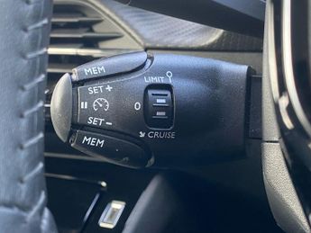 Peugeot E-2008 50kWh Allure Auto 5dr (7kW Charger)