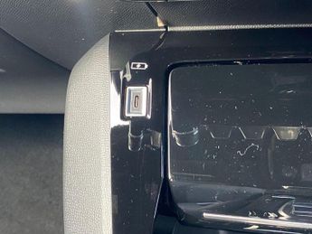 Peugeot E-2008 50kWh Allure Auto 5dr (7kW Charger)