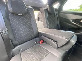 Peugeot E-3008 73kWh GT Auto 5dr