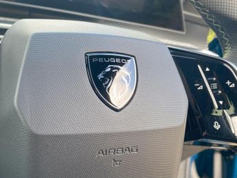 Peugeot E-3008 73kWh GT Auto 5dr
