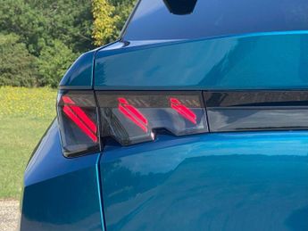 Peugeot E-3008 73kWh GT Auto 5dr