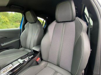 Peugeot E-208 51kWh GT Auto 5dr (7.4kW Charger)