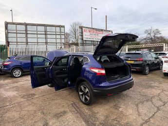Nissan Qashqai 1.6 dCi N-Connecta XTRON 2WD Euro 6 (s/s) 5dr