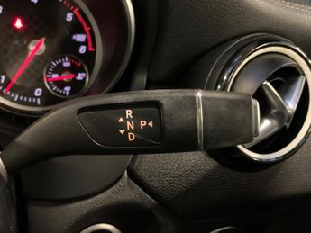 Mercedes-Benz A Class 2.1 A200d WhiteArt 7G-DCT Euro 6 (s/s) 5dr