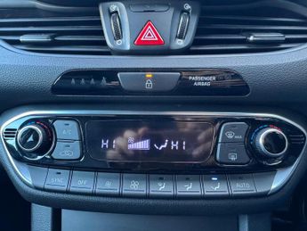 Hyundai i30 1.6 CRDi Premium SE Tourer DCT Euro 6 (s/s) 5dr
