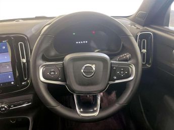Volvo XC40 Recharge 69kWh Core SUV 5dr Electric Auto (231 ps)