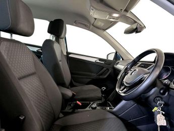 Volkswagen Tiguan 2.0 TDI SE Navigation SUV 5dr Diesel Manual 4Motion Euro 6 (s/s)