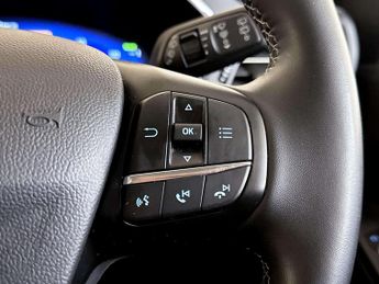 Ford Kuga 2.5 Duratec 14.4kWh Vignale SUV 5dr Petrol Plug-in Hybrid CVT Eu