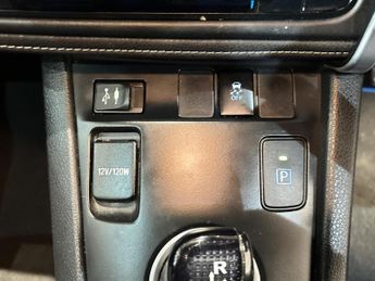 Toyota Auris 1.8 VVT-h Icon CVT Euro 6 (s/s) 5dr (Safety Sense)