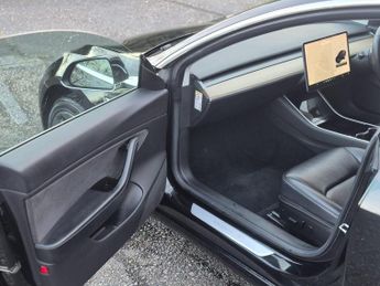Tesla Model 3 Standard Range Plus Auto RWD 4dr