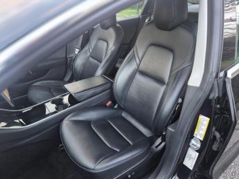 Tesla Model 3 Standard Range Plus Auto RWD 4dr