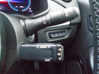 Renault Zoe R135 EV50 52kWh Iconic Auto 5dr (Boost Charge)