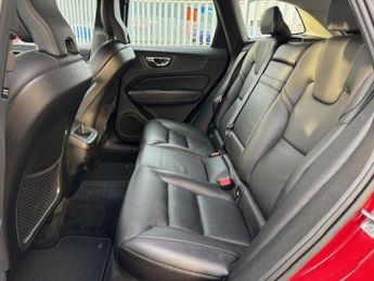 Volvo XC60 2.0 D4 Momentum Pro Auto AWD Euro 6 (s/s) 5dr