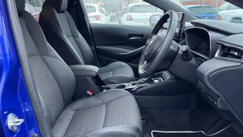 Toyota Corolla 1.8 VVT-h Design CVT Euro 6 (s/s) 5dr