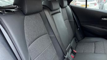 Toyota Corolla 1.8 VVT-h Design CVT Euro 6 (s/s) 5dr