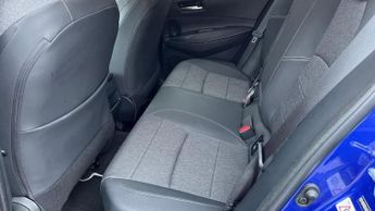 Toyota Corolla 1.8 VVT-h Design CVT Euro 6 (s/s) 5dr