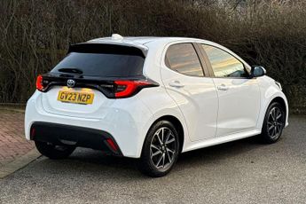 Toyota Yaris 1.5 VVT-h Design E-CVT Euro 6 (s/s) 5dr
