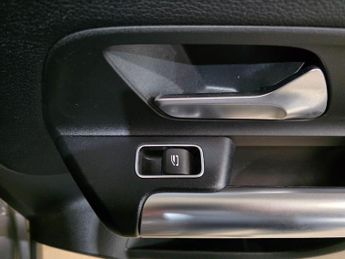 Mercedes-Benz GLA 1.3 GLA250e 15.6kWh Exclusive Edition 8G-DCT Euro 6 (s/s) 5dr