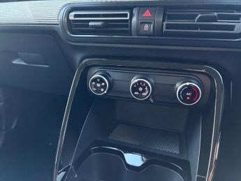 Citroen C3 1.2 Hybrid PLUS e-DSC Euro 6 (s/s) 5dr