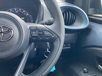 Toyota Aygo X 1.0 VVT-i Edge x-shift Euro 6 (s/s) 5dr