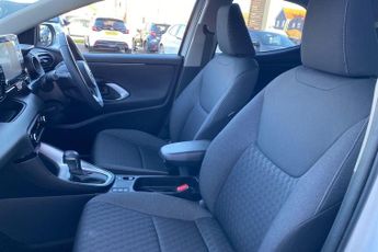 Toyota Yaris 1.5 VVT-h Design E-CVT Euro 6 (s/s) 5dr