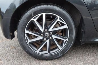 Toyota Yaris 1.5 VVT-h Design E-CVT Euro 6 (s/s) 5dr