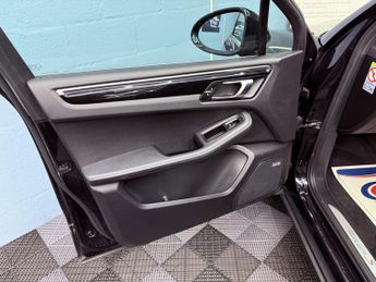 Porsche Macan 3.0 TD V6 S PDK 4WD Euro 6 (s/s) 5dr