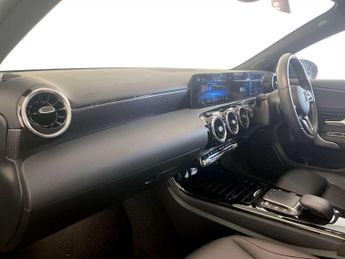 Mercedes-Benz A Class 1.3 A180 Sport Edition (Executive) Hatchback 5dr Petrol 7G-DCT E