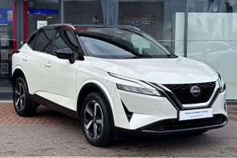Nissan Qashqai 1.3 DIG-T (140ps) N-Connecta [Glass Roof]