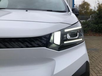 Citroen Dispatch 2.2 VTR M Crew Van Auto 8 MWB Euro 6 (s/s) 6dr