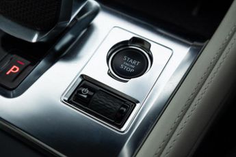 Jaguar F-PACE 5.0 P550 V8 SVR Quickshift AWD Euro 6 (s/s) 5dr